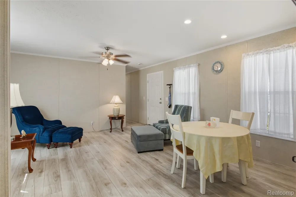 230 E MacGregor Court Highland Charter Township, MI 48357