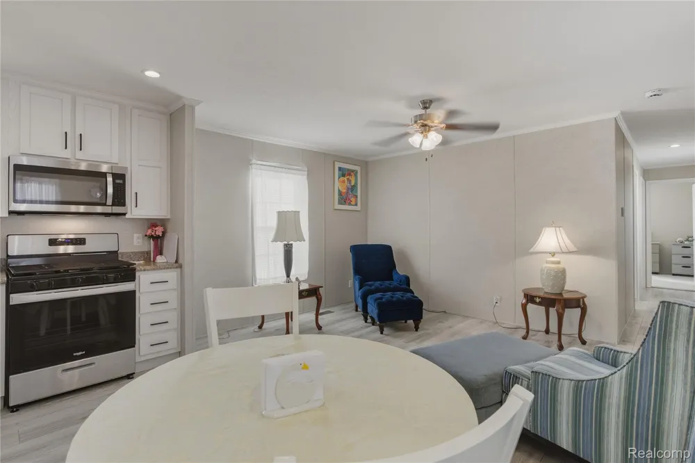 230 E MacGregor Court Highland Charter Township, MI 48357