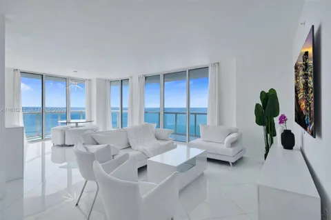 6365 Collins Ave #2403