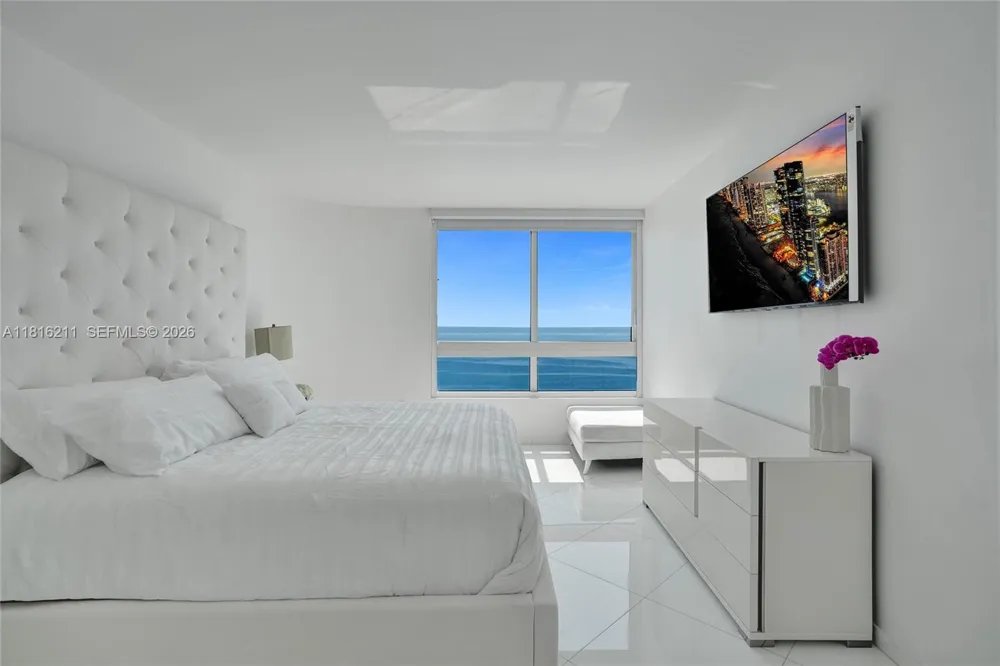 6365 Collins Ave #2403 Miami Beach, FL 33141