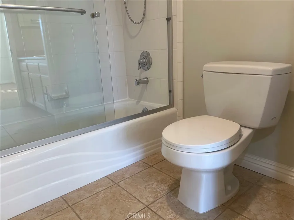 10623 Moorpark Street #1 Toluca Lake, CA 91602
