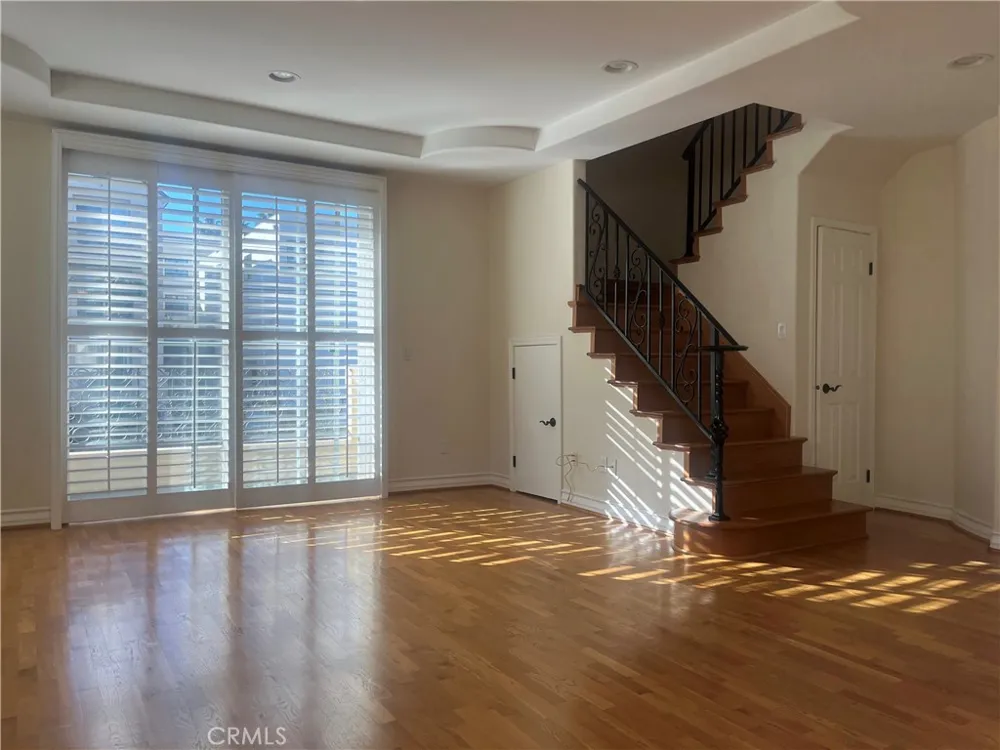 10623 Moorpark Street #1 Toluca Lake, CA 91602