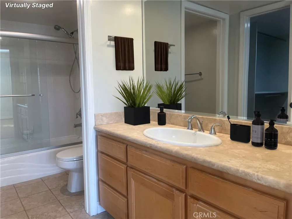 10623 Moorpark Street #1 Toluca Lake, CA 91602