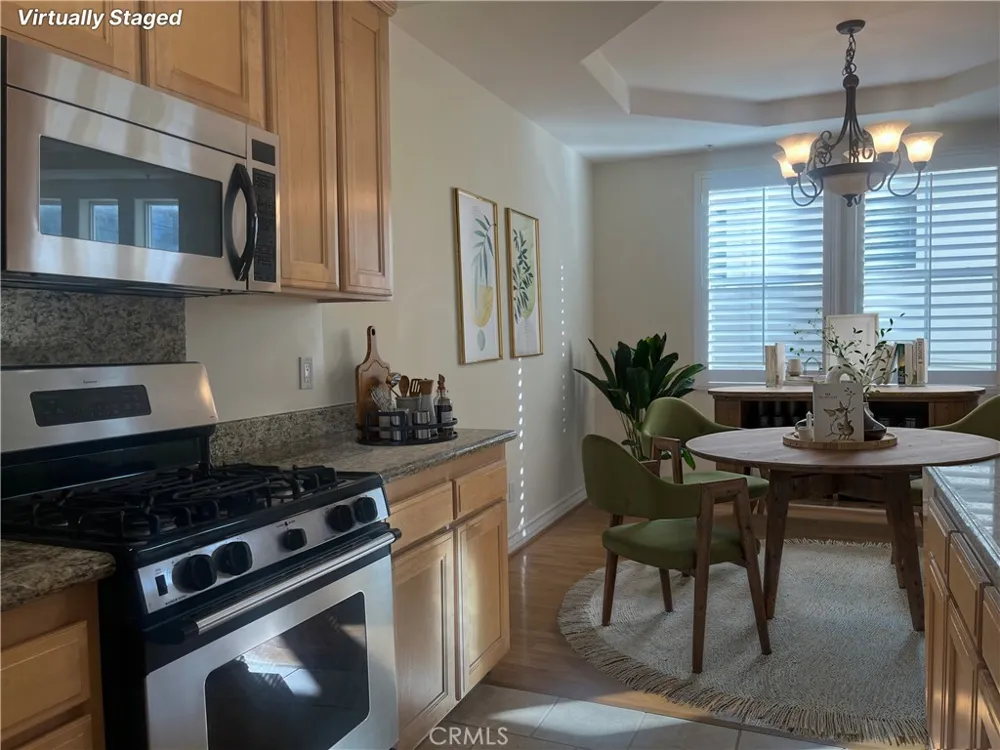 10623 Moorpark Street #1 Toluca Lake, CA 91602