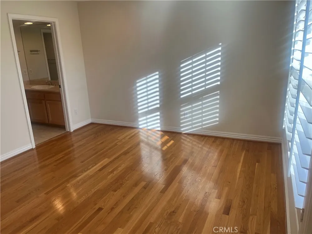 10623 Moorpark Street #1 Toluca Lake, CA 91602