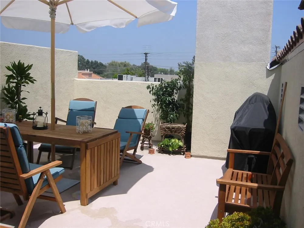 10623 Moorpark Street #1 Toluca Lake, CA 91602