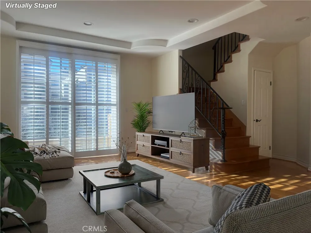10623 Moorpark Street #1 Toluca Lake, CA 91602