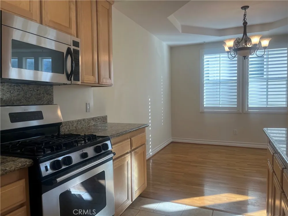 10623 Moorpark Street #1 Toluca Lake, CA 91602