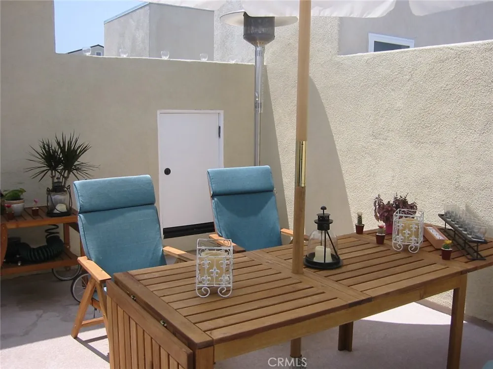 10623 Moorpark Street #1 Toluca Lake, CA 91602