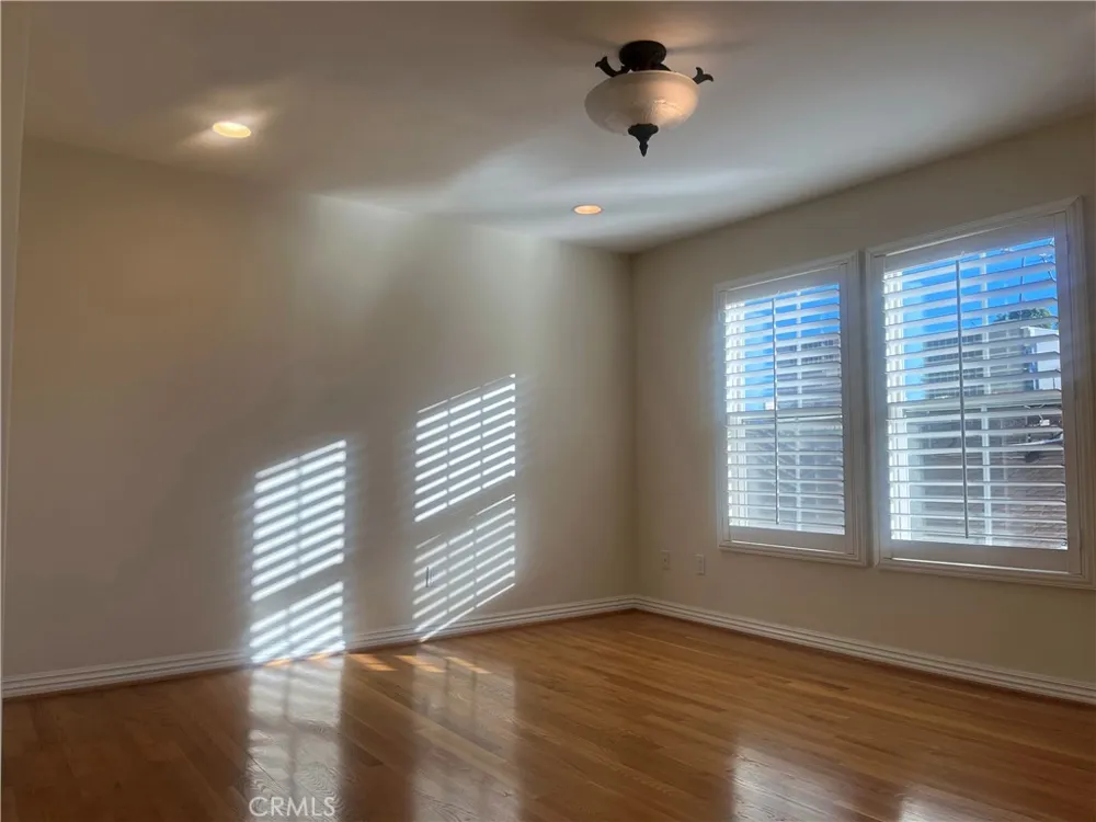 10623 Moorpark Street #1 Toluca Lake, CA 91602