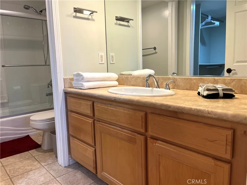 10623 Moorpark Street #1 Toluca Lake, CA 91602