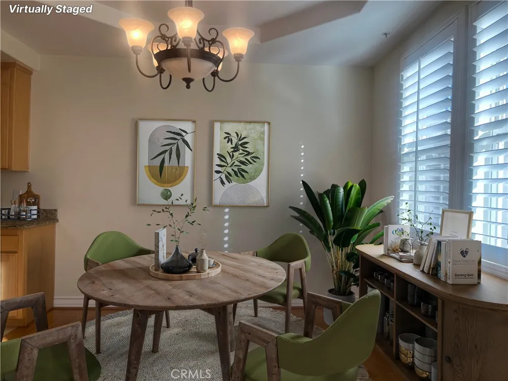 10623 Moorpark Street #1 Toluca Lake, CA 91602