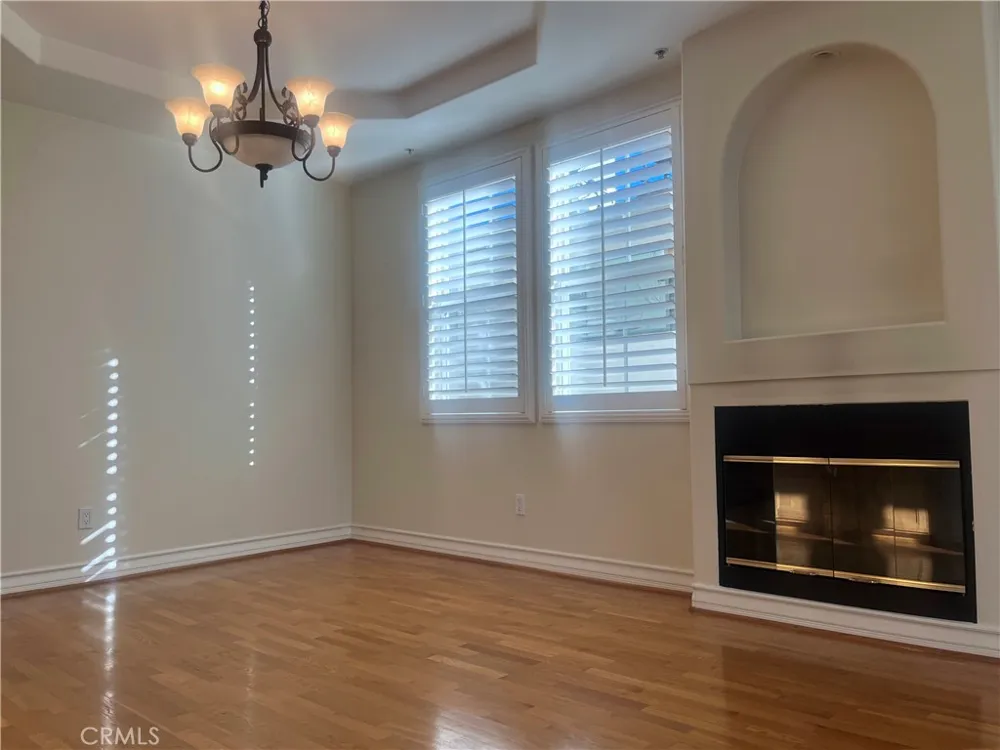 10623 Moorpark Street #1 Toluca Lake, CA 91602