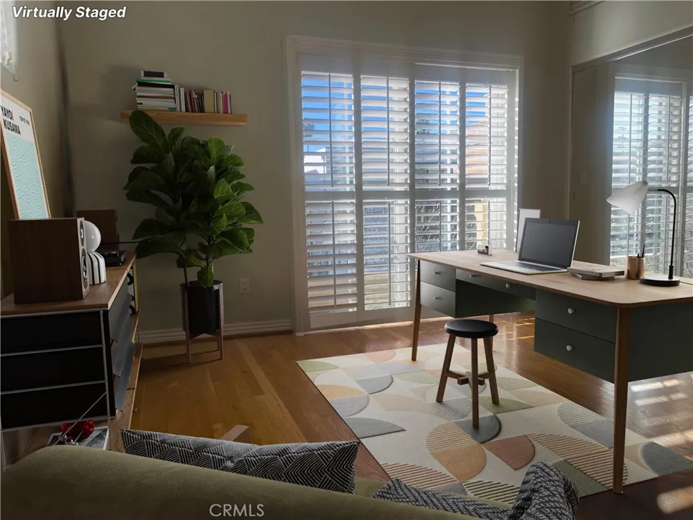 10623 Moorpark Street #1 Toluca Lake, CA 91602