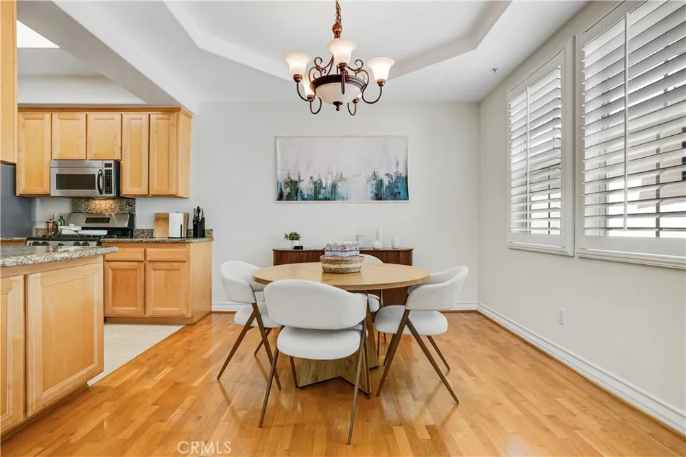 10623 Moorpark Street #1 Toluca Lake, CA 91602