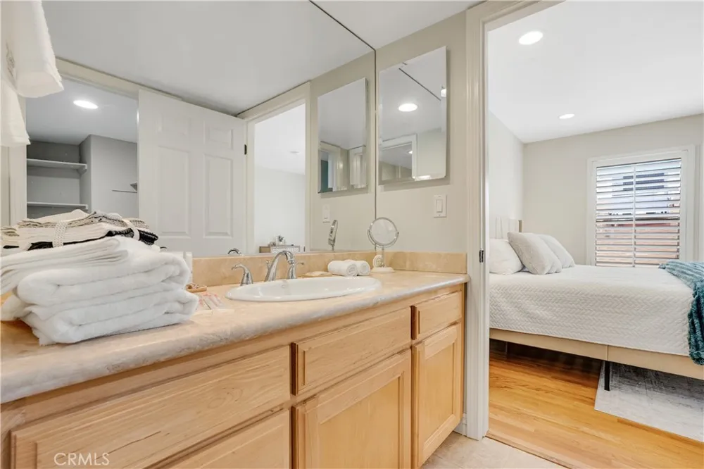 10623 Moorpark Street #1 Toluca Lake, CA 91602