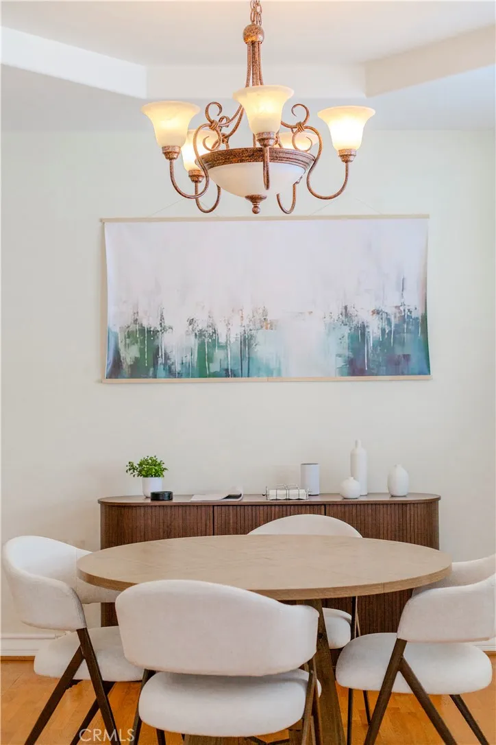 10623 Moorpark Street #1 Toluca Lake, CA 91602