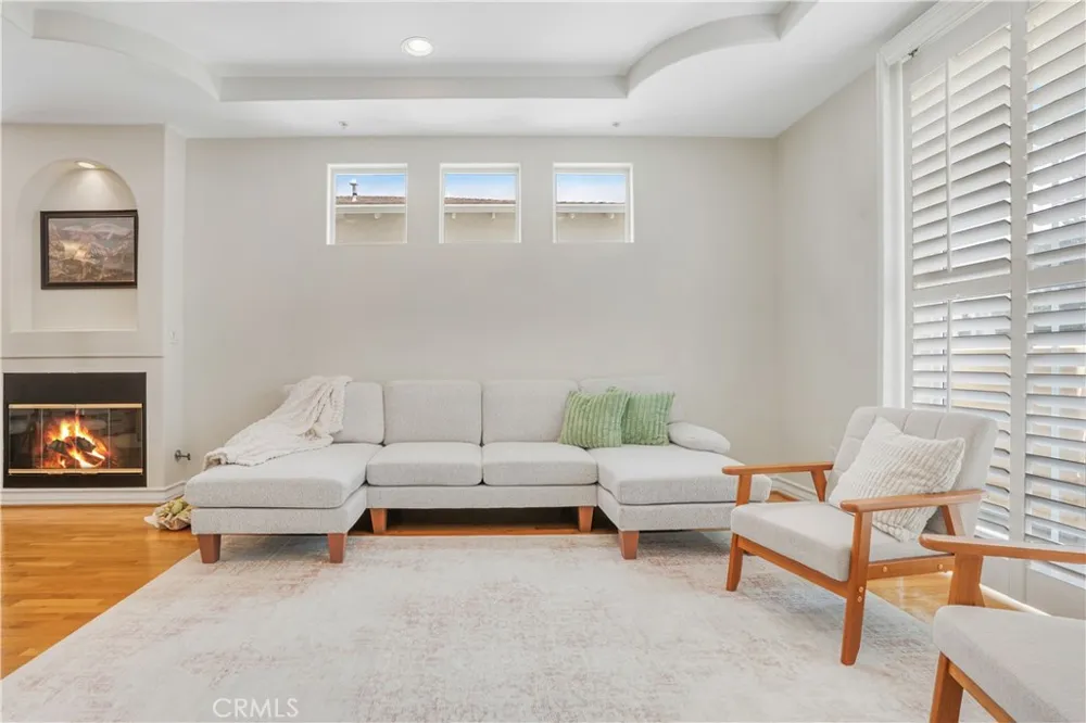 10623 Moorpark Street #1 Toluca Lake, CA 91602