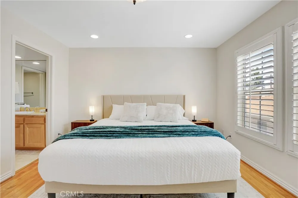 10623 Moorpark Street #1 Toluca Lake, CA 91602