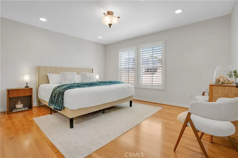 10623 Moorpark Street #1 Toluca Lake, CA 91602