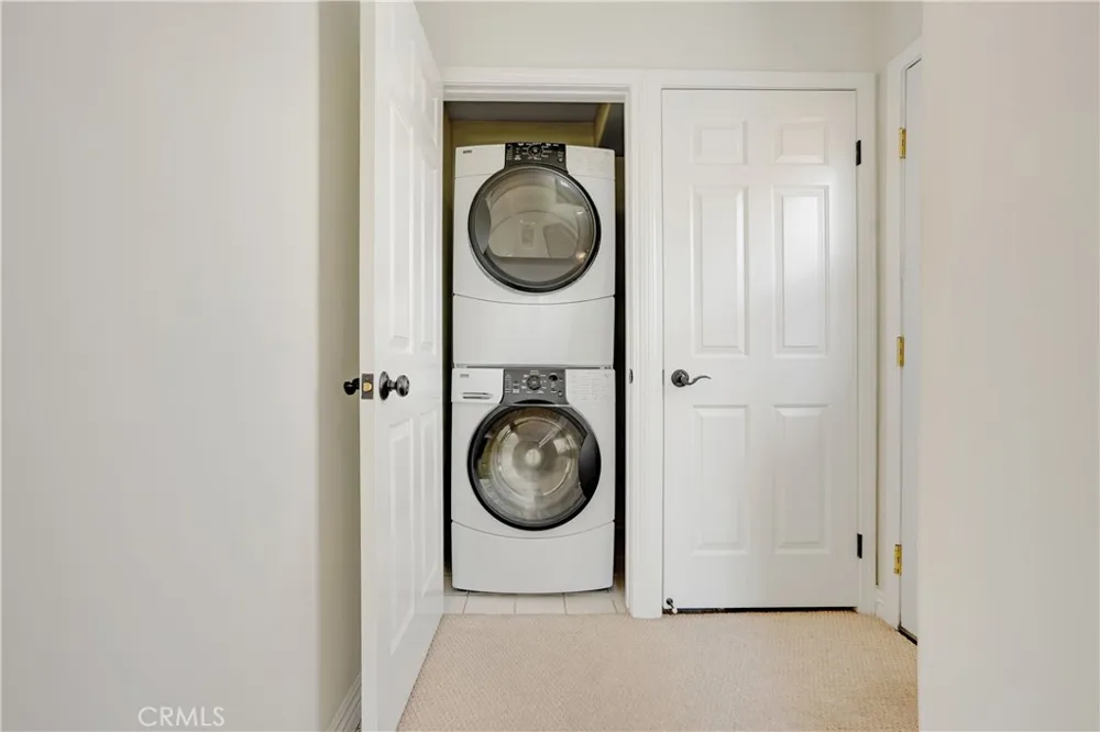 10623 Moorpark Street #1 Toluca Lake, CA 91602