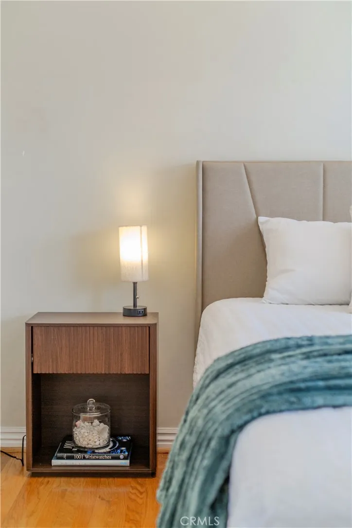 10623 Moorpark Street #1 Toluca Lake, CA 91602