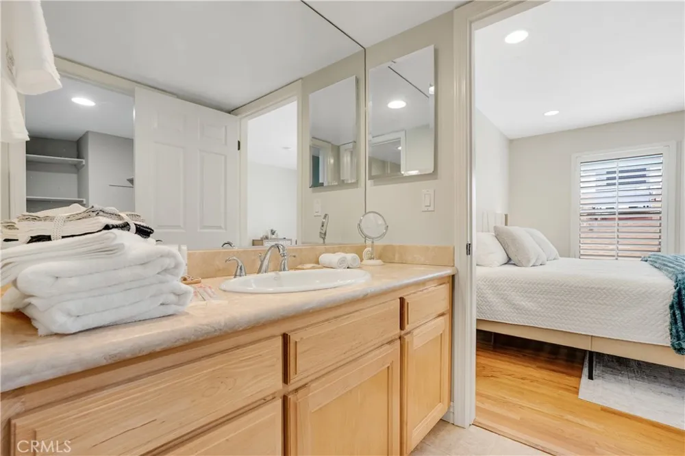 10623 Moorpark Street #1 Toluca Lake, CA 91602