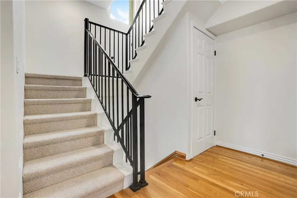 10623 Moorpark Street #1 Toluca Lake, CA 91602