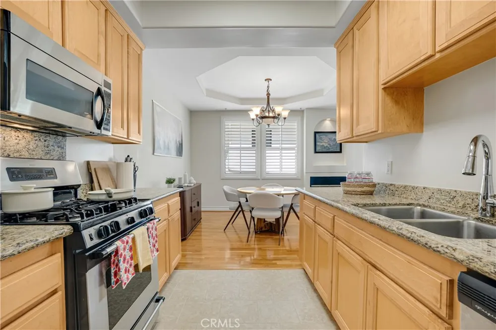 10623 Moorpark Street #1 Toluca Lake, CA 91602