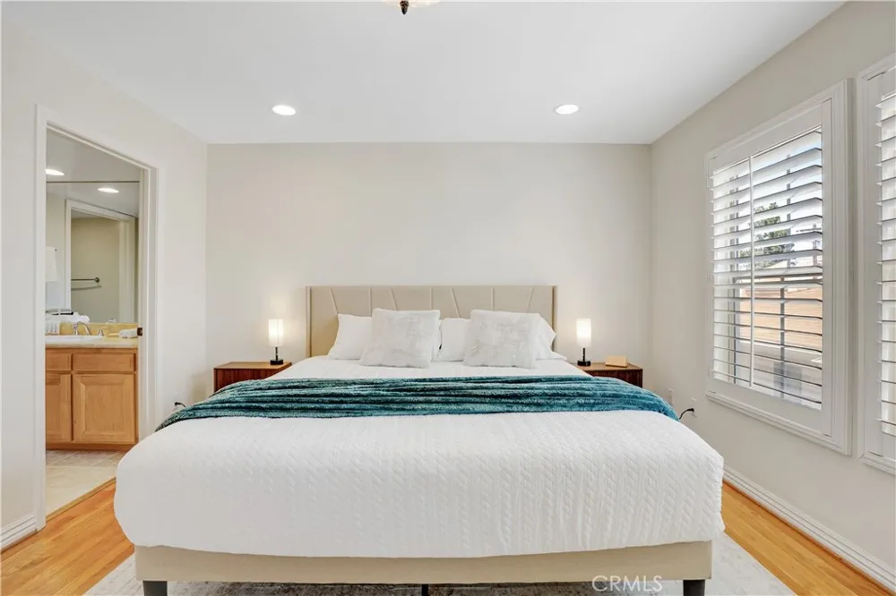10623 Moorpark Street #1 Toluca Lake, CA 91602