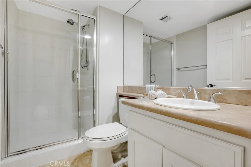 10623 Moorpark Street #1 Toluca Lake, CA 91602
