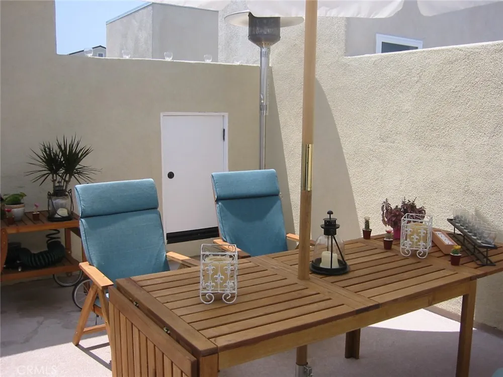 10623 Moorpark Street #1 Toluca Lake, CA 91602