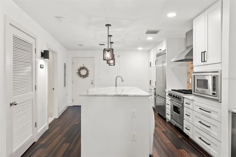 1208 E KENNEDY BOULEVARD #618 Tampa, FL 33602