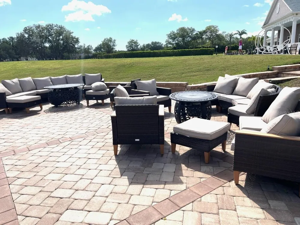 6713 STONE RIVER RD #203 Bradenton, FL 34203