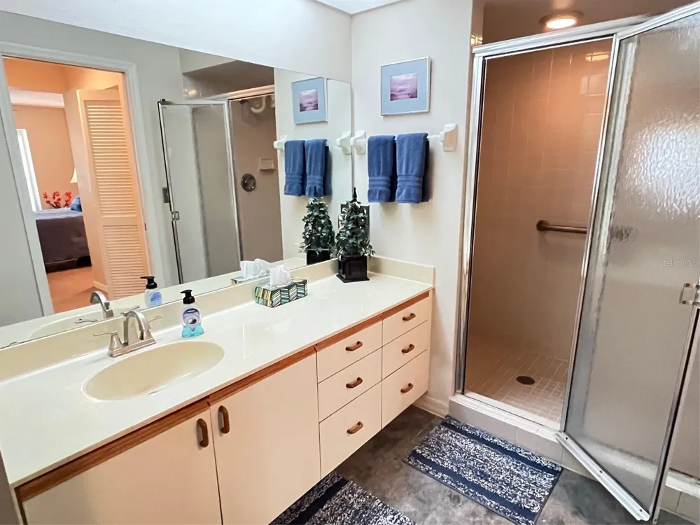6713 STONE RIVER RD #203 Bradenton, FL 34203