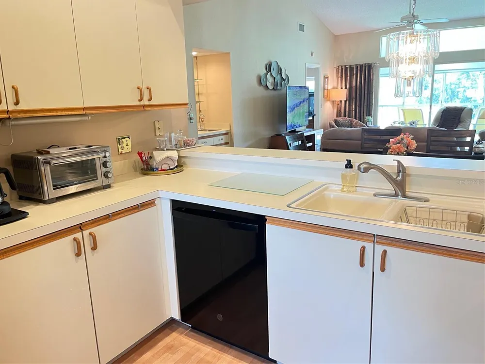 6713 STONE RIVER RD #203 Bradenton, FL 34203