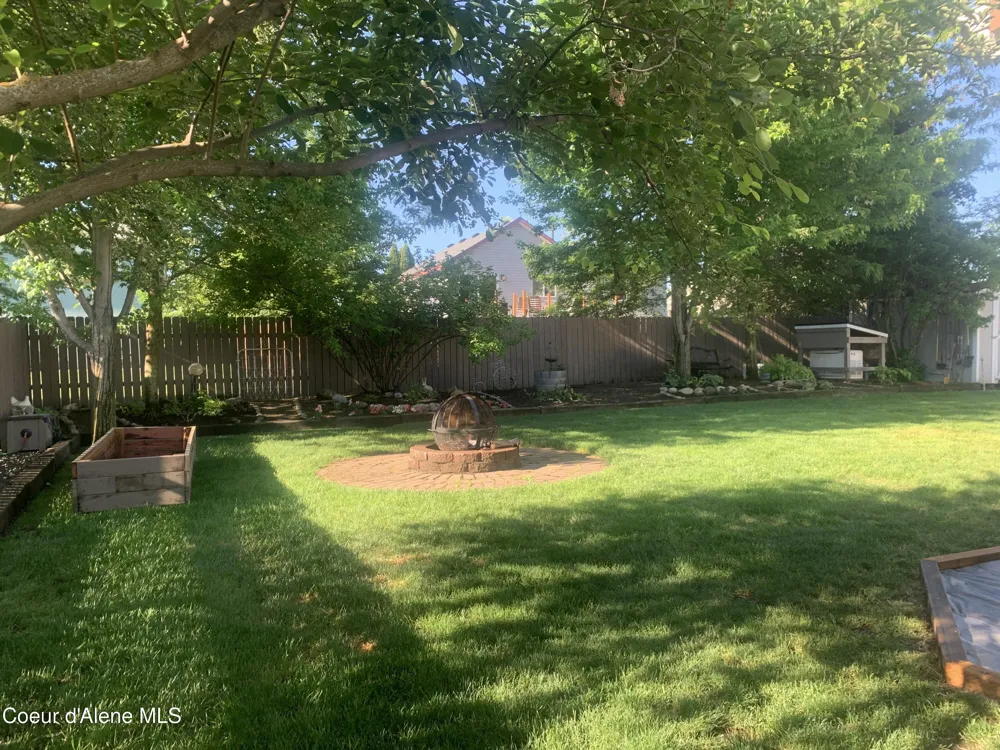 7370 w macaw Lane Rathdrum, ID 83858