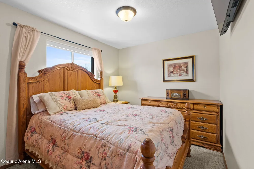 7370 w macaw Lane Rathdrum, ID 83858