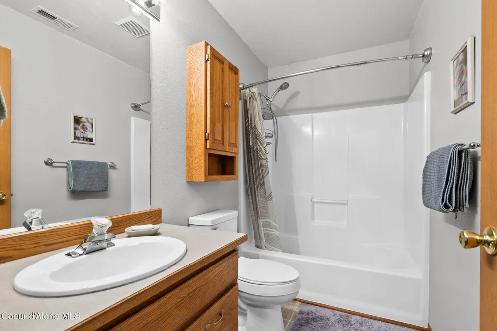 7370 w macaw Lane Rathdrum, ID 83858