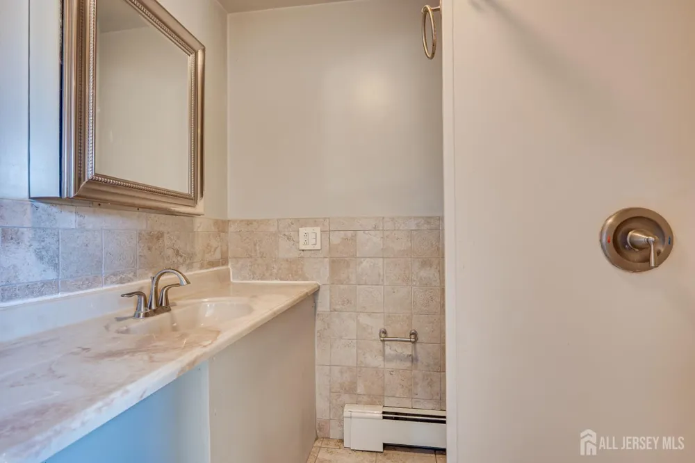 228 Oneida Place North Plainfield, NJ 07060