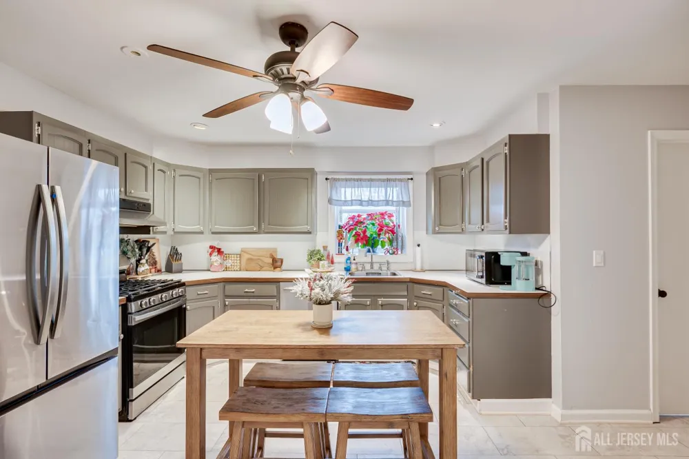 228 Oneida Place North Plainfield, NJ 07060