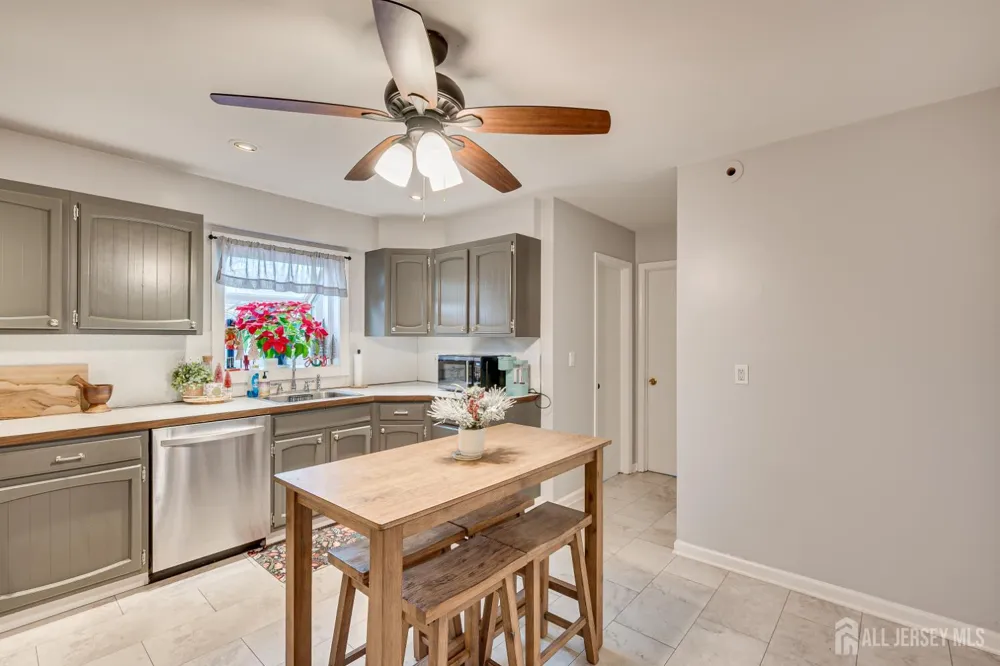 228 Oneida Place North Plainfield, NJ 07060
