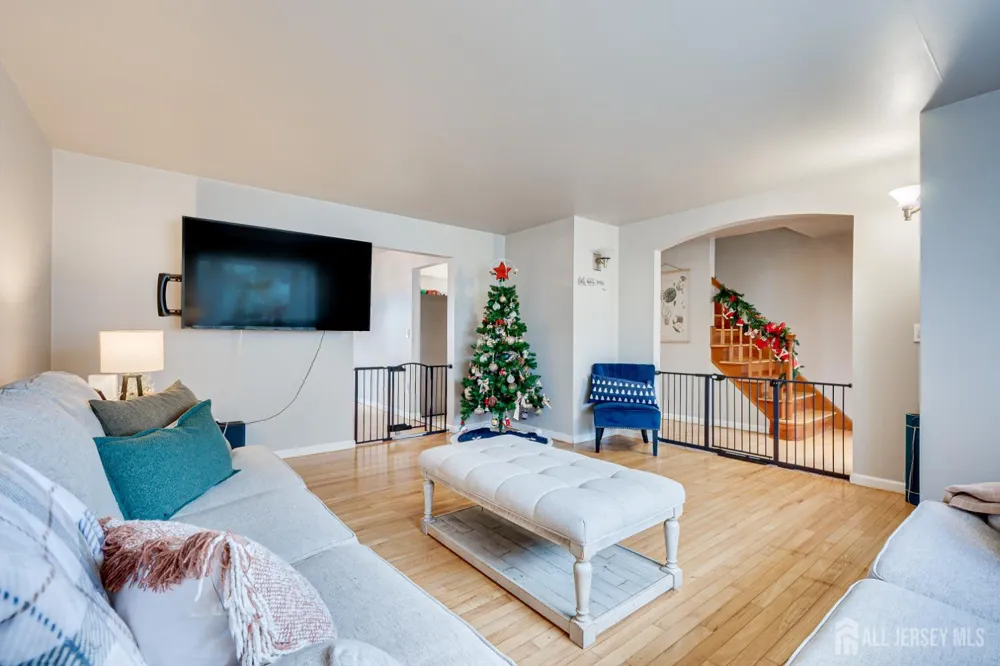 228 Oneida Place North Plainfield, NJ 07060