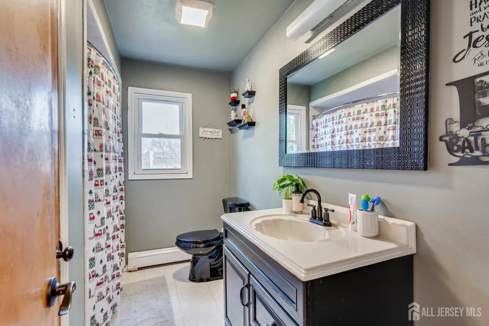 228 Oneida Place North Plainfield, NJ 07060