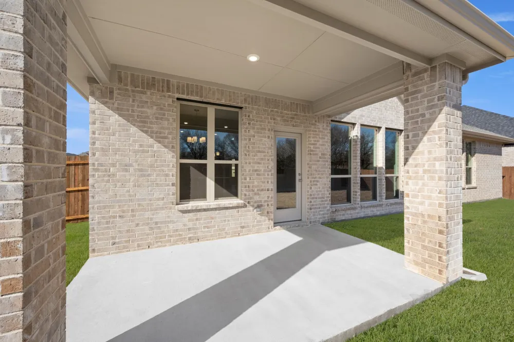 931 Richard Pittmon Drive DeSoto, TX 75115