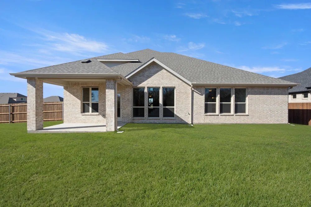 931 Richard Pittmon Drive DeSoto, TX 75115