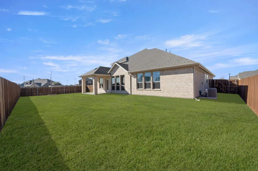 931 Richard Pittmon Drive DeSoto, TX 75115