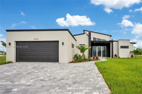 4009 W Jacaranda Pkwy