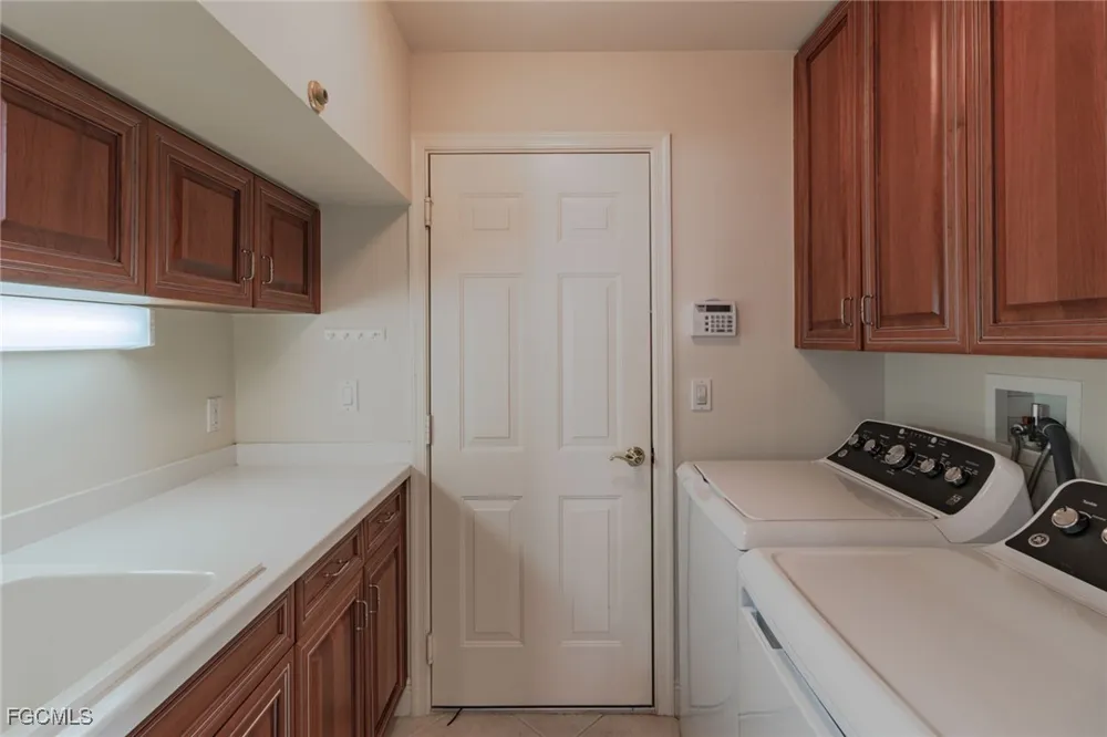 Tarpon Gardens Circle #102 Cape Coral, FL 33914