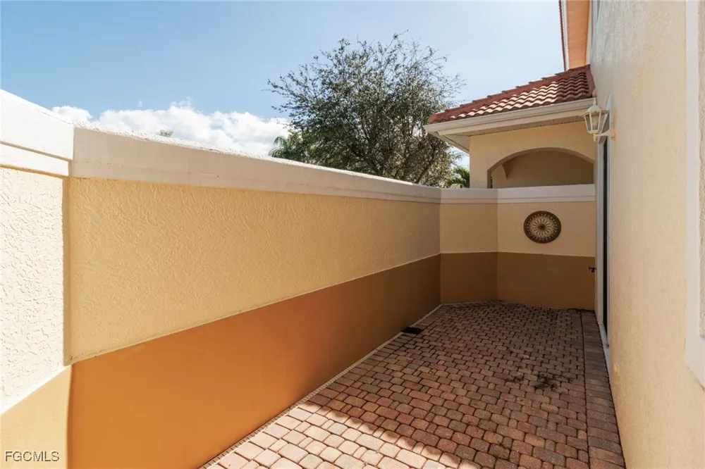 Tarpon Gardens Circle #102 Cape Coral, FL 33914